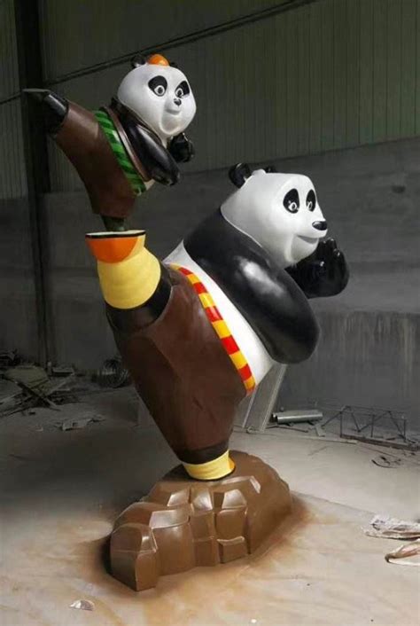 玻璃钢功夫熊猫雕塑
