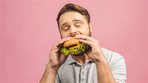 男子连吃100天麦当劳减重53斤视频