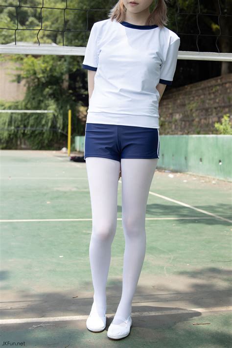 白色裤袜体操服