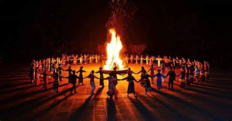 篝火晚会是哪个民族的风俗