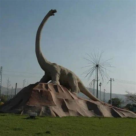 红古恐龙雕塑图片