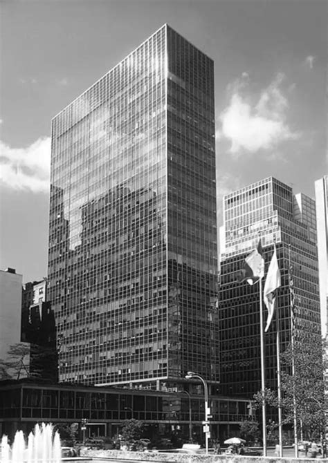 纽约最早的玻璃幕墙摩天大楼