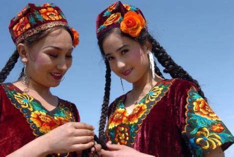 维吾尔族的祖先是什么人种