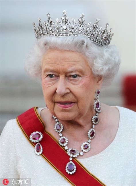 英国女王工资多少钱