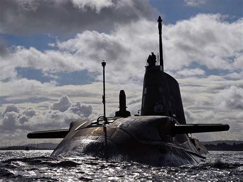 英国核潜艇起火什么情况