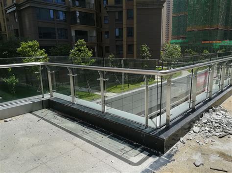 荆州商场玻璃护栏立柱