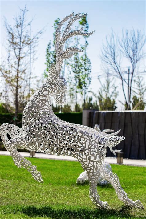 莱芜镂空铁艺雕塑鹿