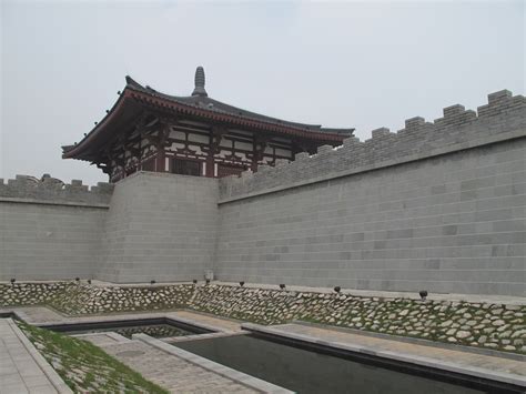 西安曲江唐城墙遗址公园