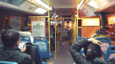解梦在上海乘坐公交车