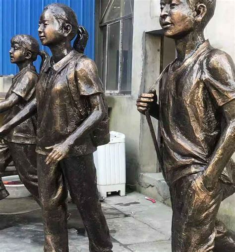 贵州玻璃钢人物雕塑怎么雕