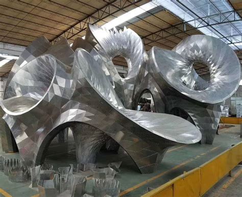 贵州白钢雕塑厂家