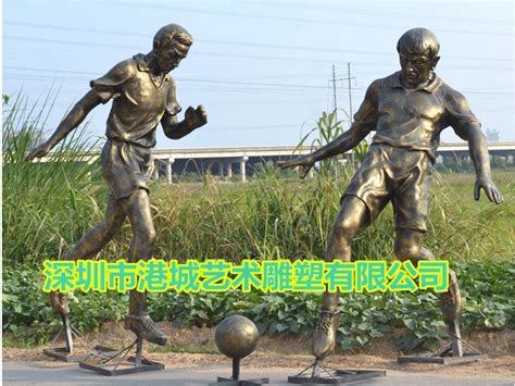 足球之舞仿铜雕塑作品