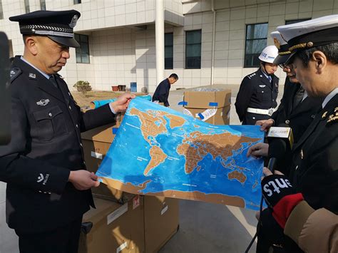 郑州海关查获2万张问题地图