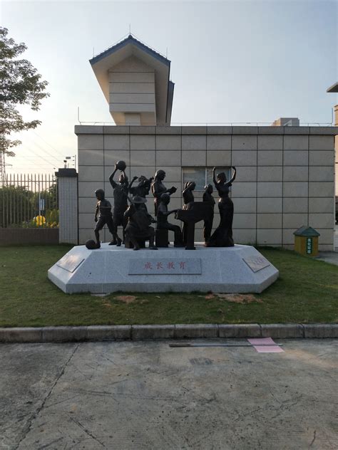 郑州铸铜校园雕塑厂