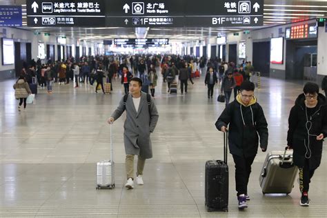 重庆劳务中介24小时在火车站接人