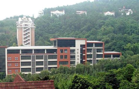 重庆工商大学有多少亩