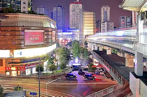 重庆杨家坪步行街夜景