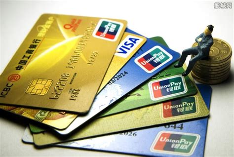 银行卡是选择信用卡还是储蓄卡