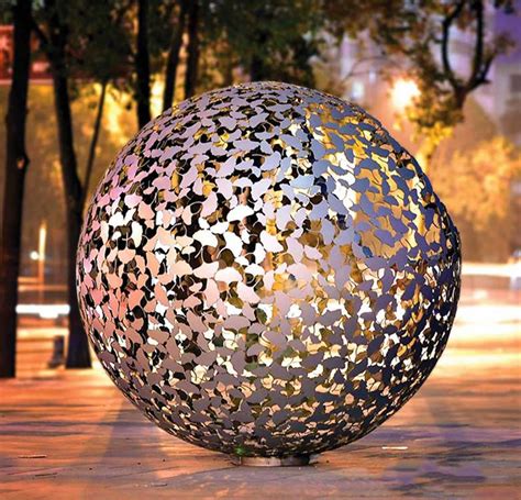 镂空球抽象不锈钢雕塑厂家