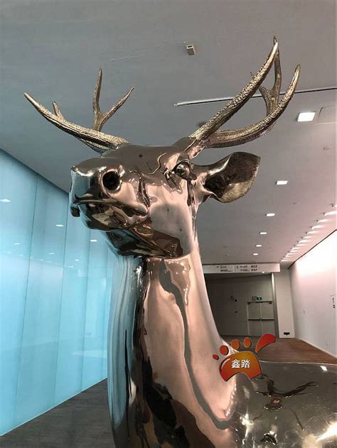镜面不锈钢动物鹿雕塑