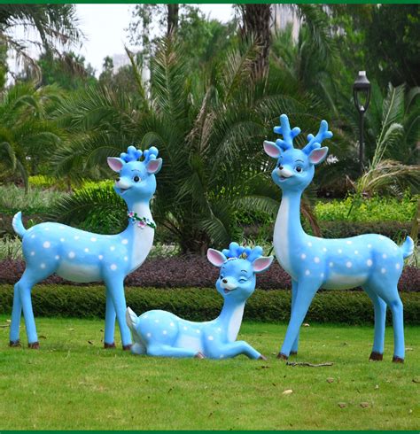 长春卡通玻璃钢动物鹿雕塑