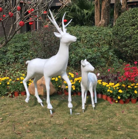 陕西酒店玻璃钢动物雕塑小品制作