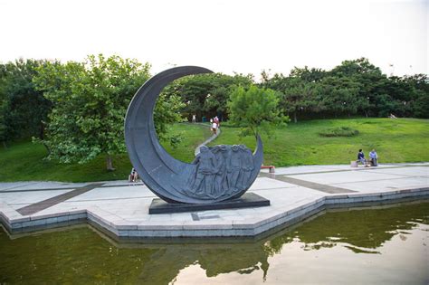 青岛公园铸铜雕塑设计
