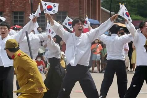 韩国民众表演痛打日军完整视频