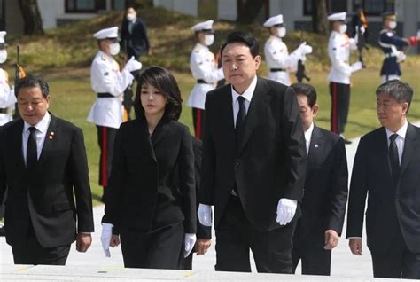 韩总统及夫人最新消息