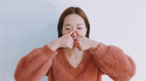 韩美林搓脸方法