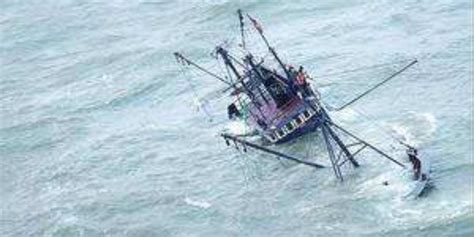香港渔船沉没7人