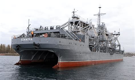 黑海无人机残骸打捞