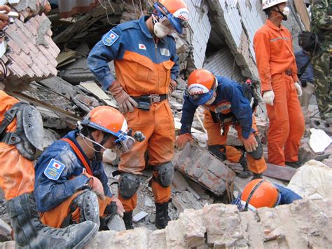 2008年512大地震日本救援队