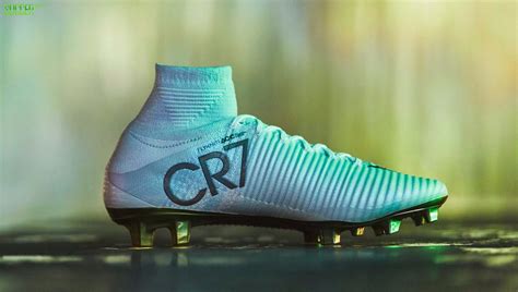 cr7足球鞋图片